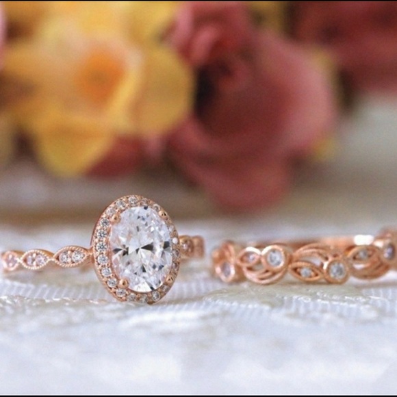 Vintage Art Deco oval halo sapphire rose gold ring - Picture 2 of 5